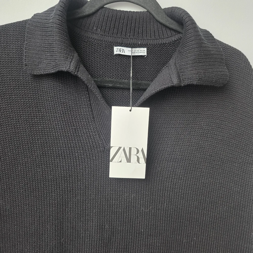 ZARA Knit Sleeveless Sweater Vest Black Size M Collared Minimalist Layering Top - Picture 5 of 12